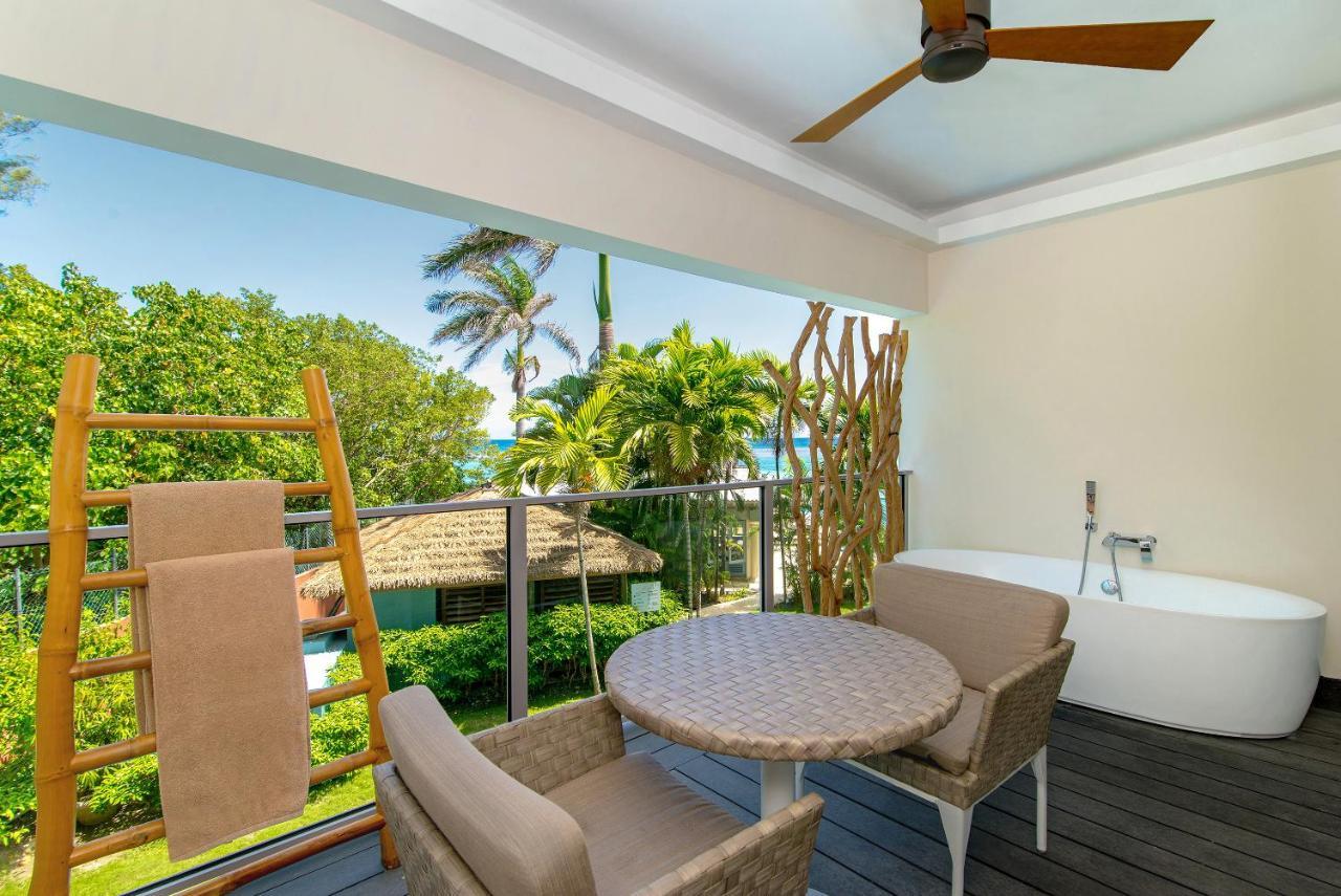 Junior Suite Tropical View Soaking Tub